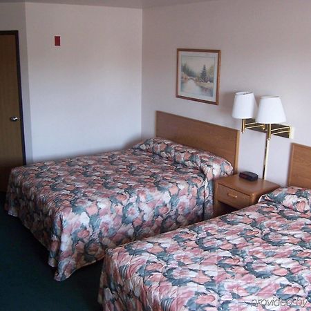 Budget Host Inn & Suites North Branch Cameră foto